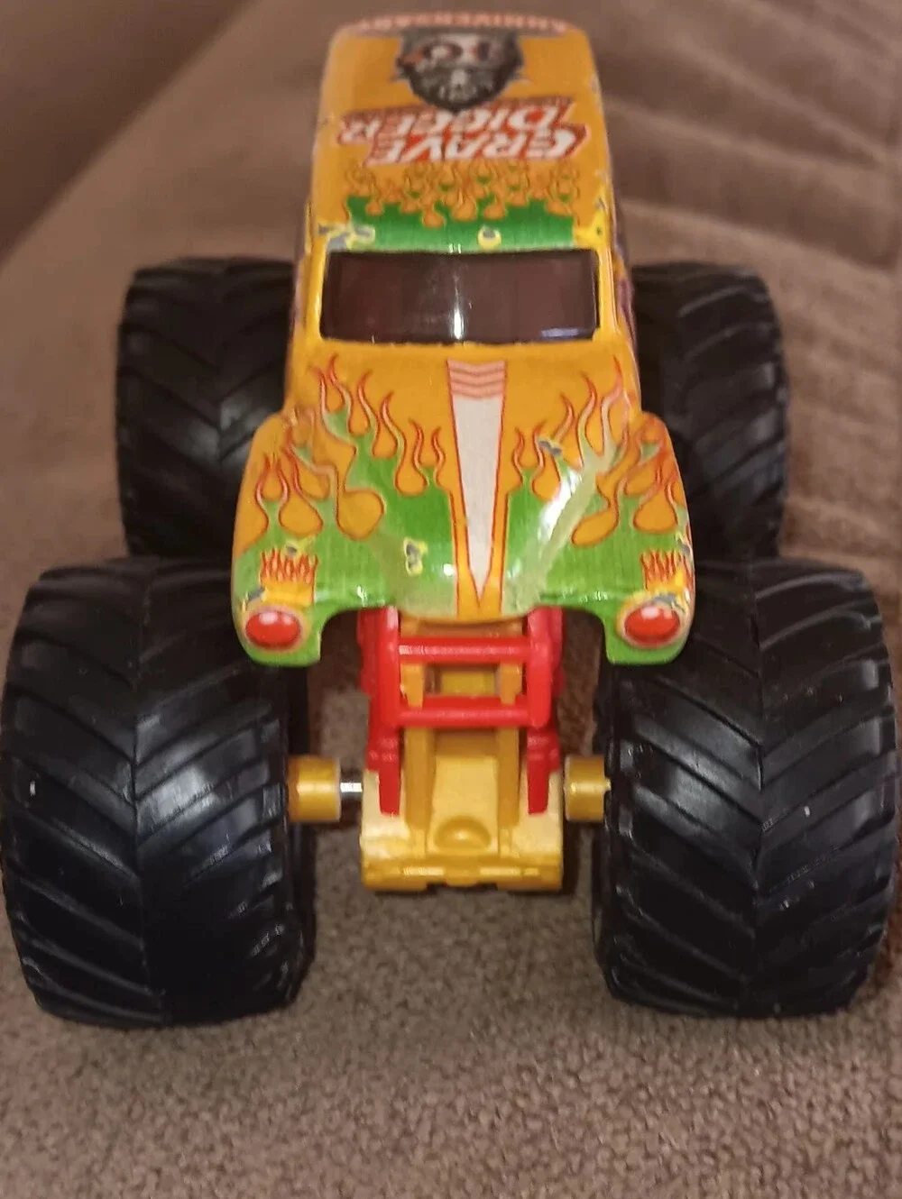 Monster Jam Grave Digger 40th Anniversary Truck - Gold/Orange Garage Exclusive